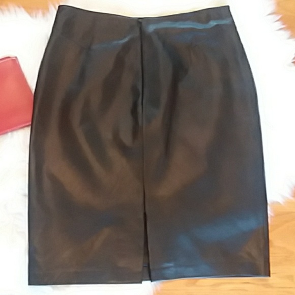 Wilson's Black Leather Skirt - Picture 4 of 8